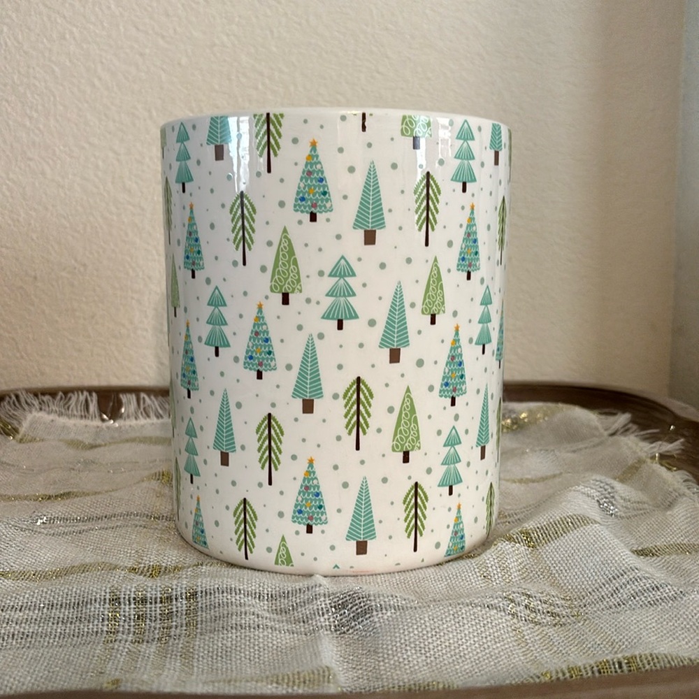 Christmas tree utensil holder